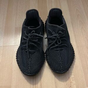 Unisex yeezys